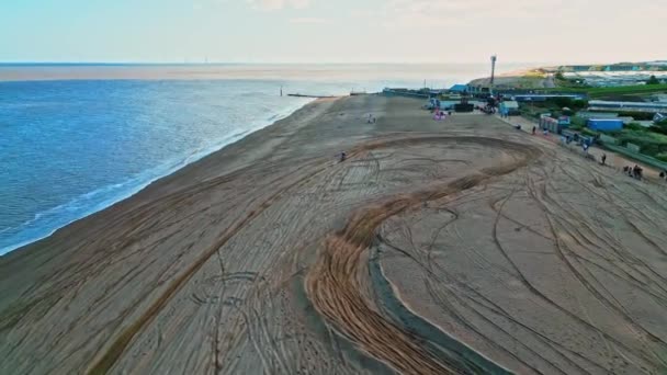 Zdjęcia Dronów Plaży Lincolnshire Zrobione Dronem Pokazującym Morze Piasek Domki — Wideo stockowe