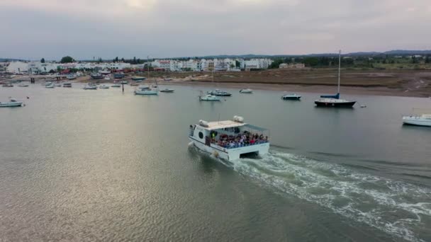 Aerial View Ferry Boat Tourists Sailing Ria Formosa Lagoon Santa — 비디오