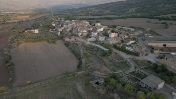 Luftaufnahme Eines Kleinen Friedlichen Dorfes Von Suterranya Tremp Provinz Lleida — Stockvideo