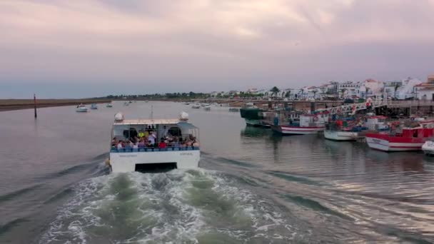Rear View Passengers Riding Ferry Boat Ria Formosa Santa Luzia — Stockvideo