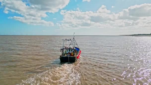 Halászhajó Déli Napba Vitorlázó Hajó Lincolnshire Partjainál Skegness Közelében Egyesült — Stock videók