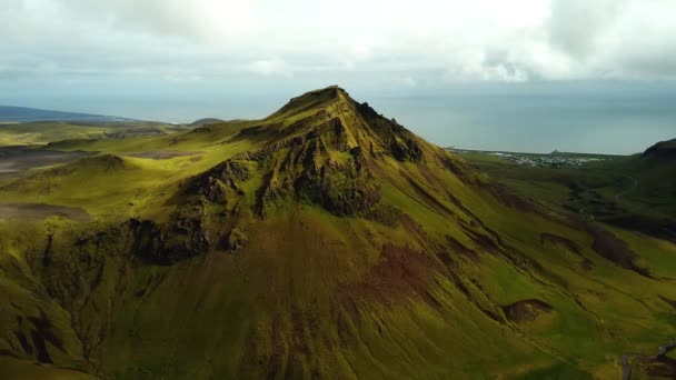 Letecký Panoramatický Pohled Krajinu Island Zelené Hory — Stock video