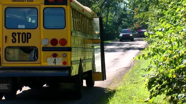Ohio Sheriff Blokkeert Schoolbus — Stockvideo