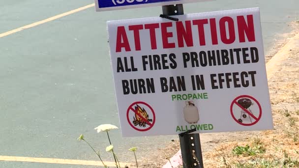 Burn Ban Sign Road — Vídeo de stock