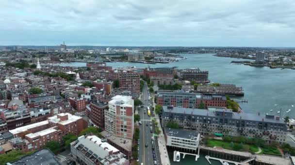 Boston Harbor Massachusetts Aérea Descendente Casas Residenciales Comunidad Lujo — Vídeo de stock