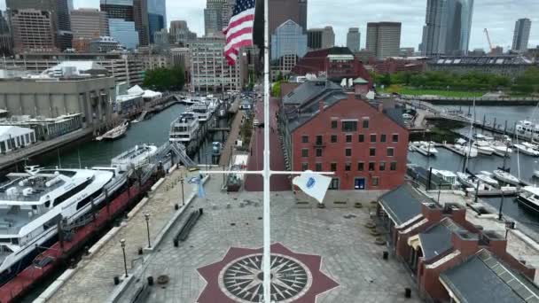 Hosszú Rakpart Bostoni Kikötőben Christopher Columbus Vízparti Park Emelkedő Légi — Stock videók