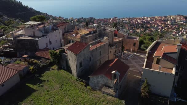 Πλάνα Ενός Drone Πάνω Από Ένα Ιστορικό Κέντρο Στην Ιταλία — Αρχείο Βίντεο