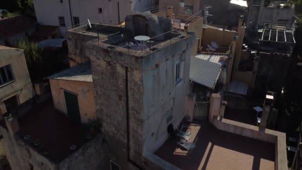 一架无人驾驶飞机飞越意大利一个历史性中心的镜头 25Fps — 图库视频影像