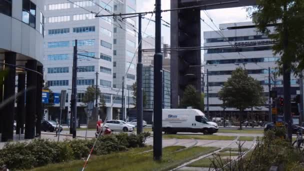 Slowmotion Shot Busy Traffic Driving Downtown Rotterdam Netherlands — Stock Video