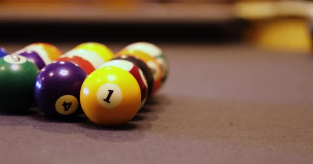 Cue Ball Breaking Object Ball Rack Apart Kulečník Osmi Míčky — Stock video