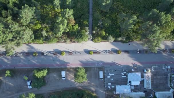 Blick Von Oben Nach Unten Über Den Parkplatz Krynica Morska — Stockvideo
