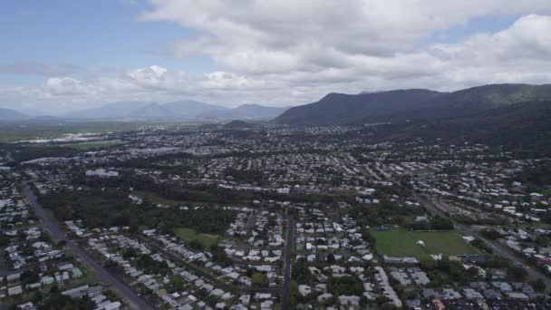 Cairns City Con Montañas Escénicas Segundo Plano Extremo Norte Queensland — Vídeos de Stock