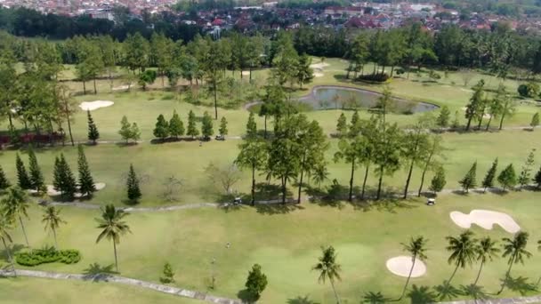 Vibrazioni Tropicali Nel Campo Golf Lusso Vicino Alla Città Magelang — Video Stock