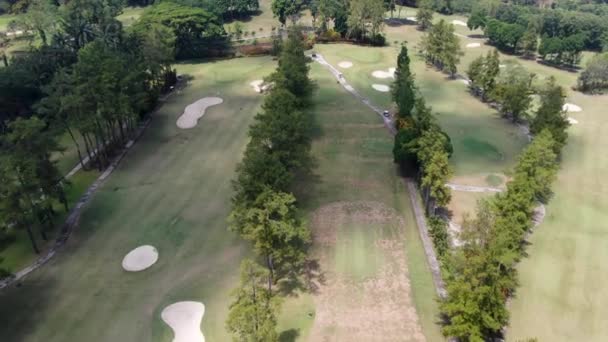 Líneas Árboles Pozos Arena Campo Golf Indonesia Vista Aérea Drones — Vídeos de Stock