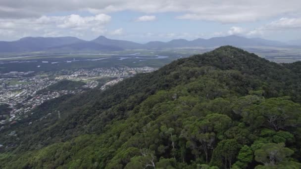 Vliegen Boven Weelderige Bergen Van Cairns Far North Queensland Australië — Stockvideo