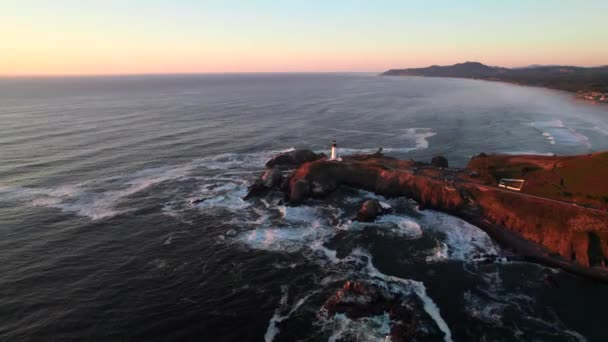 Yaquina Head Lighthouse Newport Oregon Epische Pacifische Kustlijn Bij Zonsondergang — Stockvideo