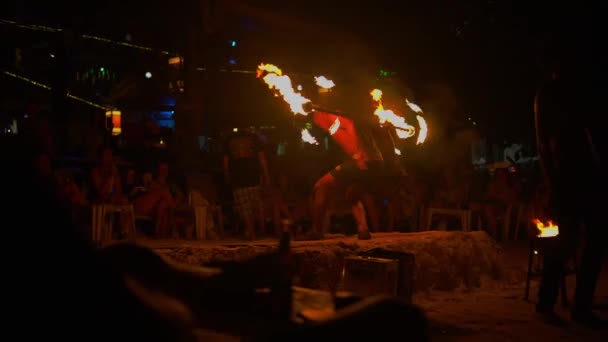 Gefährliche Feuershow Südthailand — Stockvideo