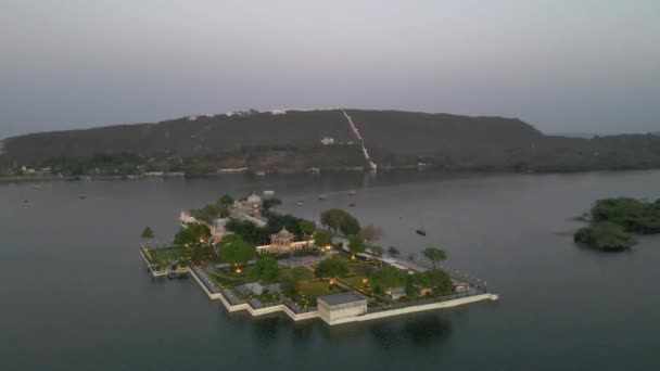 4K拉贾斯坦邦湖城Udaipur的空中射击 故宫60英尺缓慢运动 — 图库视频影像