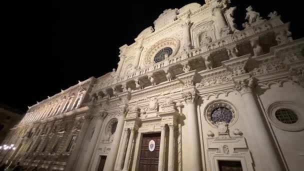 Inclinado Escena Nocturna Iglesia Barroca Iluminada Santa Croce Lecce Italia — Vídeos de Stock