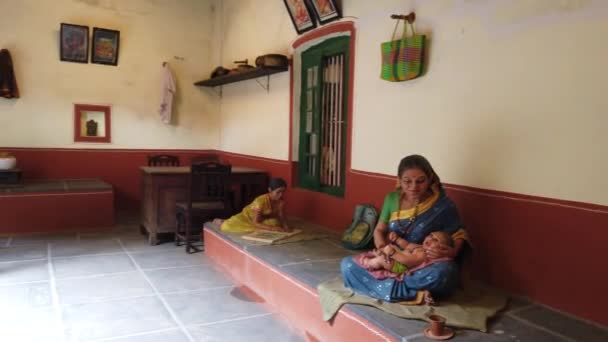 Hint Köyü Yaşam Tarzının Büyüleyici Gerçekçi Bir Heykeli — Stok video
