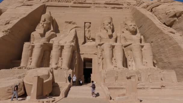 Touristen Haupteingang Von Abu Simbel Ägypten Gesehen — Stockvideo