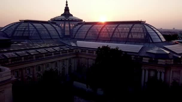 Den Vackraste Soluppgången Över Det Genomskinliga Glastaket Grand Palais Byggnaden — Stockvideo