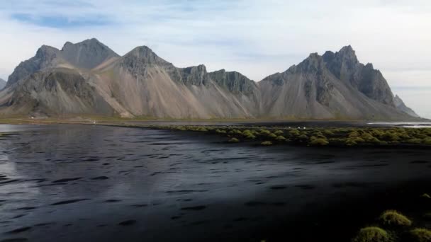 Снимок Воздуха Приближающийся Горам Полуострова Стокснес Исландия — стоковое видео