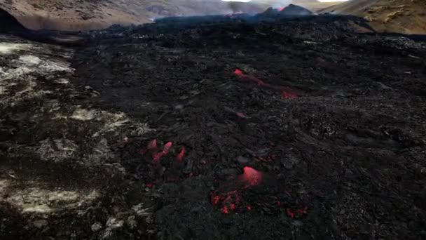 Vuelo Aéreo Bajo Sobre Lava Recién Nacida Erupción Fagradalsfjall Islandia — Vídeos de Stock