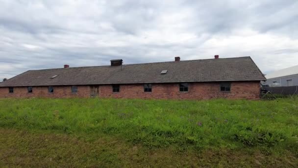 Cuarteles Históricos Campo Concentración Auschwitz Auschwitz Birkenau Polonia Mano — Vídeos de Stock