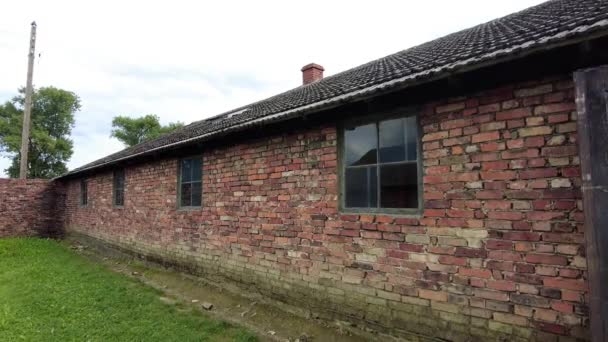 Tijolo Exterior Antigo Quartel Prisional Campo Concentração Auschwitz Polónia Boneca — Vídeo de Stock