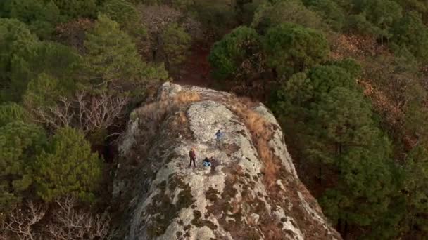 Aerial View Men Tourists Cameras Tripod Standing Viewpoint Sierra Quila — Stock Video