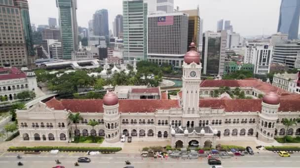 Volando Sobre Plaza Merdeka Hacia Edificio Sultan Abdul Samad Kuala — Vídeos de Stock