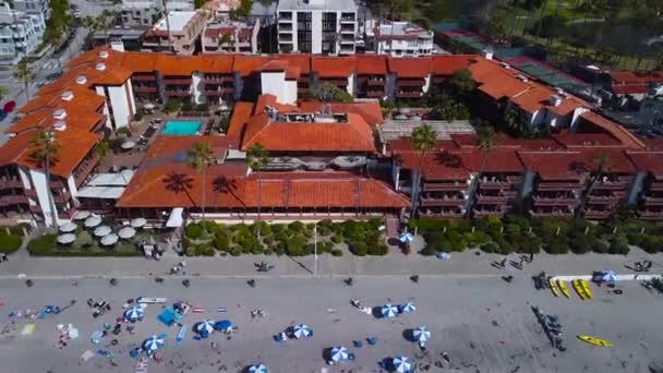 美しい空中4Kビデオ ショアーズ ビーチのサンディエゴ — ストック動画