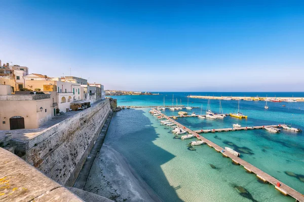 Zapierający Dech Piersiach Widok Port Otranto Włoszech Dużą Ilością Łodzi — Zdjęcie stockowe