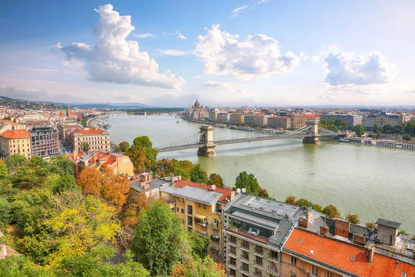 Lélegzetelállító Napi Jelenet Lánchíddal Duna Felett Elhelyezkedés Budapest Magyarország Európa — Stock Fotó