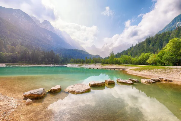산들의 아름다운 반사로 아름다운 자스나 의경치 장관이다 공원의 슬로베니아의 — 스톡 사진