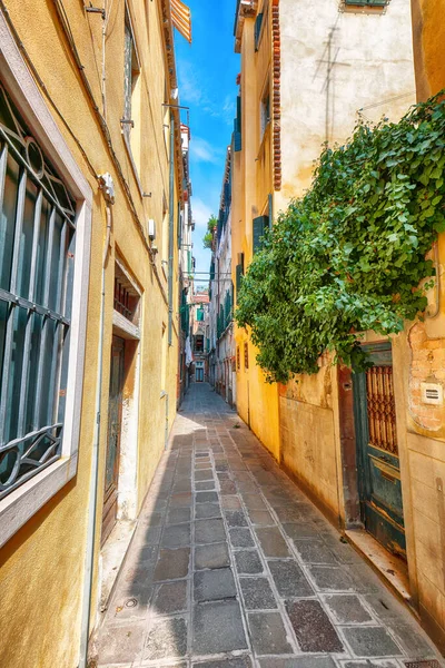 stock image Fabulous cityscape of Venice with narrow streets and traditional buildings. Location: Venice, Veneto region, Italy, Europe