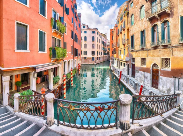 Prachtig Stadsgezicht Van Venetië Met Smalle Grachten Boten Gondels Bruggen — Stockfoto