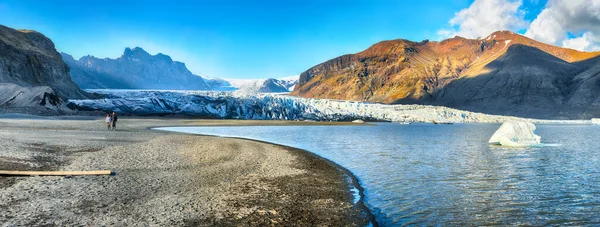 Εκπληκτική Θέα Του Παγετώνα Skaftafellsjokull Γλώσσα Και Ηφαιστειακά Βουνά Γύρω — Φωτογραφία Αρχείου