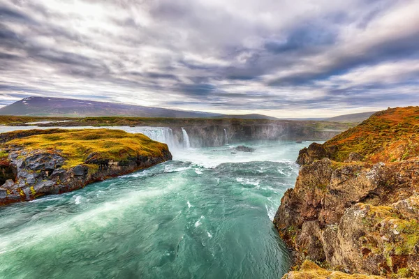 令人叹为观止的落日场景 哥达福斯瀑布的威力巨大 哥达福斯上空的天空很壮观地点 Bardardalur Valley Skjalfandafljot River Iceland Europe — 图库照片