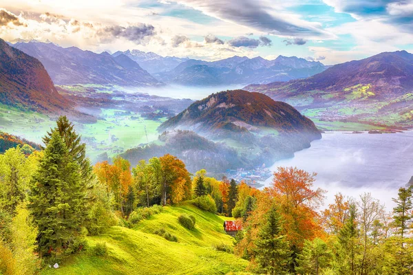 Wspaniały Widok Jesienny Przedmieścia Miasta Stansstad Jeziora Lucerna Gór Mgły — Zdjęcie stockowe