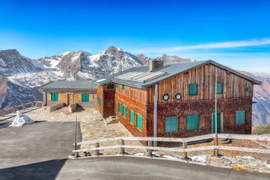 Grossglockner High Alpine Yolu 'ndaki sonbahar manzarası inanılmaz. Yer: Grossglockner yüksek alp yolu, Salzburg ve Carinthia Eyaleti arasında, Avusturya