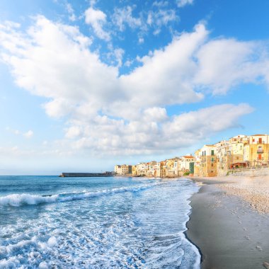 Cefalu şehrinin güzel manzarası. Akdeniz 'in popüler seyahat noktası. Konum: Cefalu, Palermo ili, Sicilya, İtalya, Avrupa