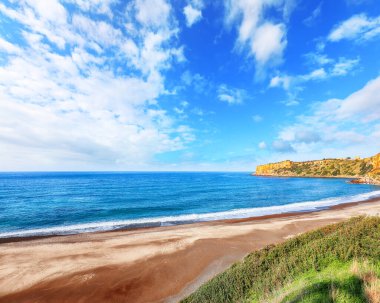 Rais Gerbi pelerini ve Torre Conca plajı muhteşem bir sabah sahnesi. Güneşli bir sahne. Konum: Pollina, Palermo ili, Sicilya, İtalya, Avrupa