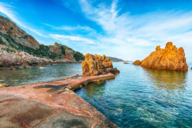 Popüler seyahat merkezi Costa Paradiso 'nun inanılmaz manzarası. Akdeniz 'in pitoresk manzarası. Konum: Costa Paradiso, Sassari ili, Sardunya, İtalya, Avrupa