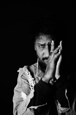 Yakışıklı erkekler siyah ve beyaz.