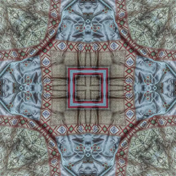 Türk nakışı ve batik baskısı halı, halı, döşeme ve döşeme işlerinde kullanılıyor. Ev dekorasyonu, ambalaj kağıdı, perdeler, duvar kaplaması vs. için desen tasarımı