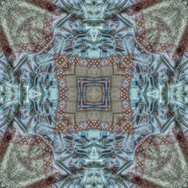 Türk nakışı ve batik baskısı halı, halı, döşeme ve döşeme işlerinde kullanılıyor. Ev dekorasyonu, ambalaj kağıdı, perdeler, duvar kaplaması vs. için desen tasarımı