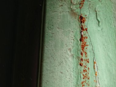 Paslı duvar beton dokusu dayanıklı sıva, tahta ve duvar kapağı kavramını değiştirecek. Kumaşa, duvar kağıdına, fayanslara, muşambaya basılacak gerçekçi kirli granitin modern oluşumu