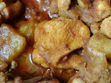 Bresse tavuk eti dünyanın en iyi tanığıdır. Pişmiş tavuk körisinin farklı kısımları lezzetli ve ünlü tarifler peri-peri, kızarmış, Pollo al acuyo, Karaage, Ayam goreng gibi.